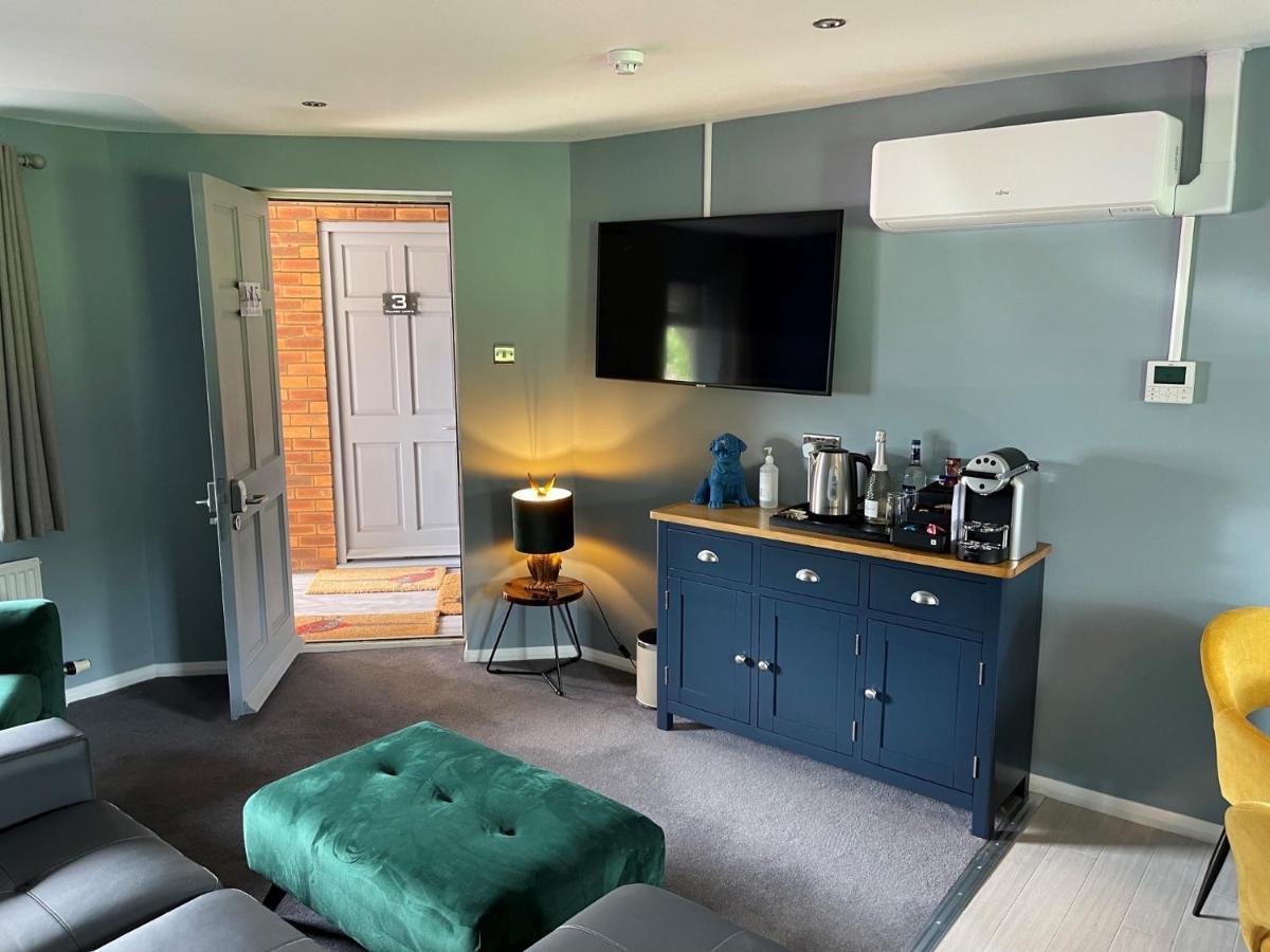 Village Limits Bed And Breakfast Rooms ウッドホール・スパ エクステリア 写真