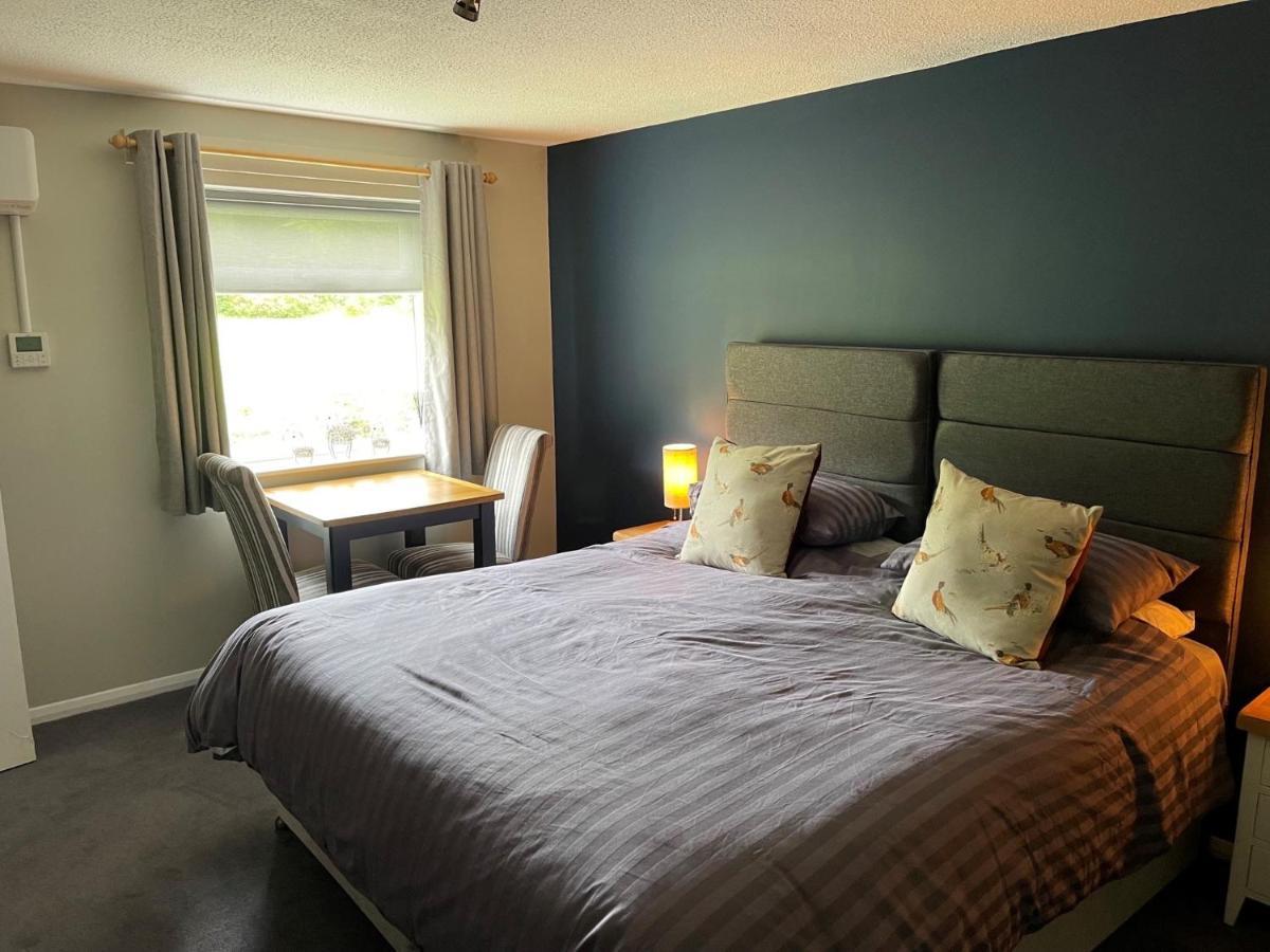 Village Limits Bed And Breakfast Rooms ウッドホール・スパ エクステリア 写真