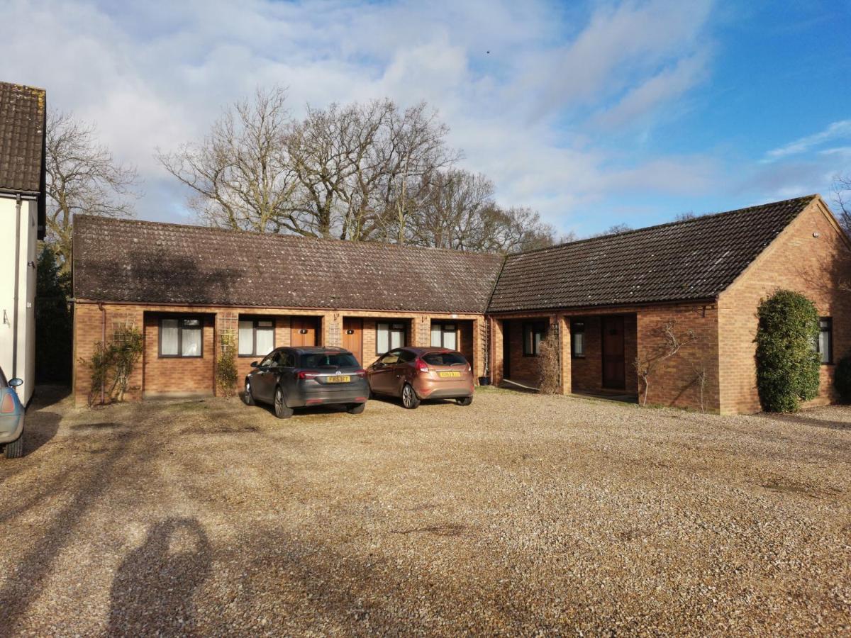 Village Limits Bed And Breakfast Rooms ウッドホール・スパ エクステリア 写真